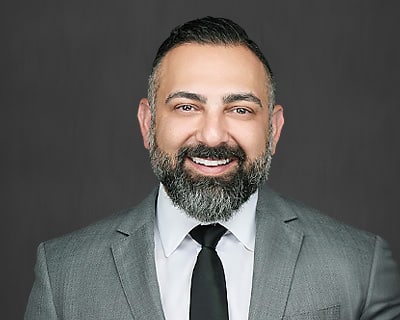 Bobby-Taghavi-Attorney_400x320 Bobby Taghavi - Socio Gerente