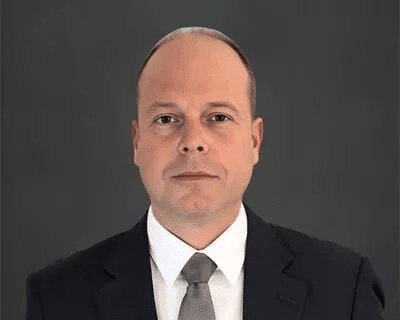 Abogado - Adam Charlet