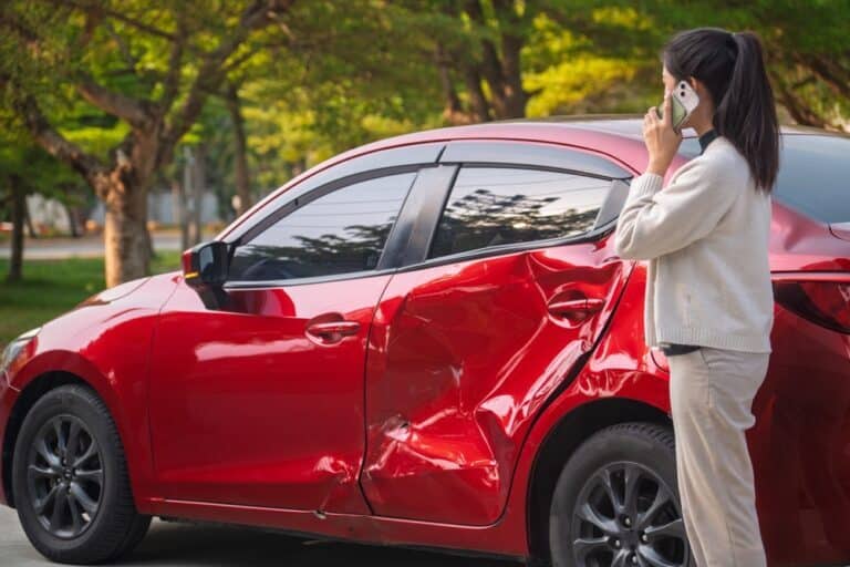 ¿Cuánto tiempo suele durar el dolor después de un accidente de coche?