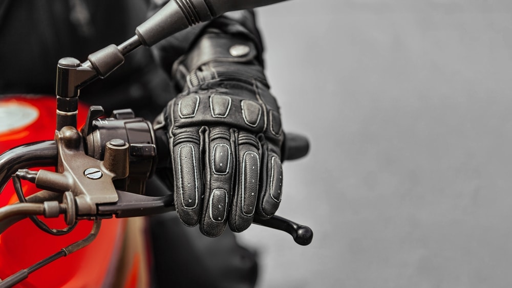 ¿Cubre el seguro médico las lesiones por accidente de motocicleta?