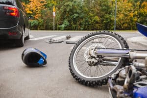 ¿Por cuánto puede demandar tras un accidente de moto?
