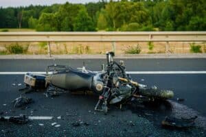 ¿Debería contratar a un abogado tras un accidente de moto?