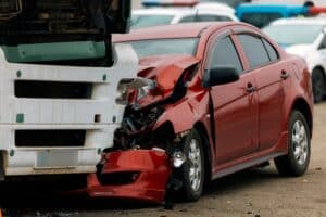 ¿Cuáles son las causas comunes de los accidentes de autobús?