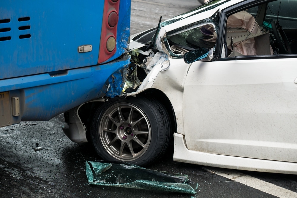 ¿Quién es responsable de un accidente de autobús?